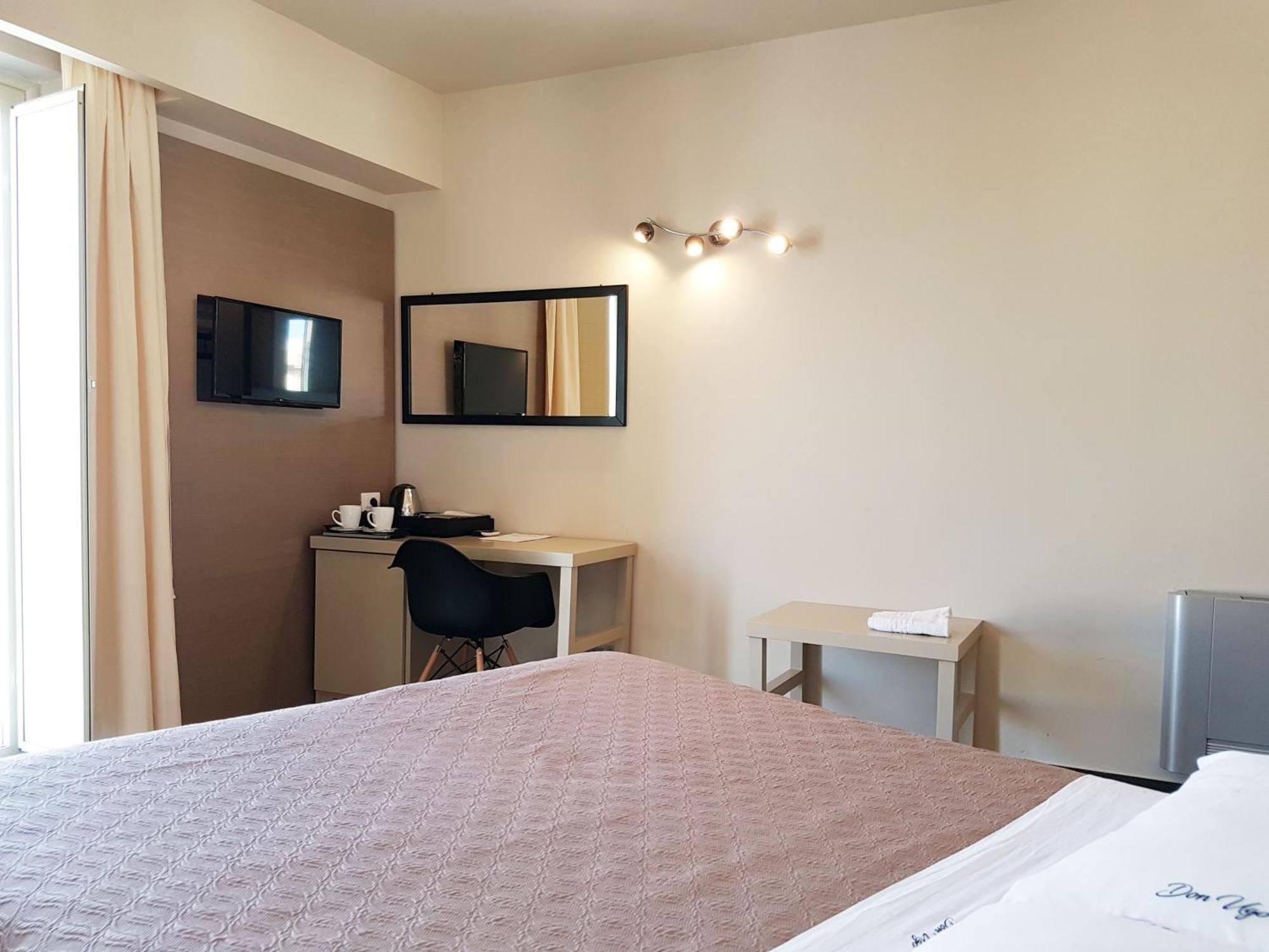 Don Ugo Luxury Rooms Тропея Номер фото