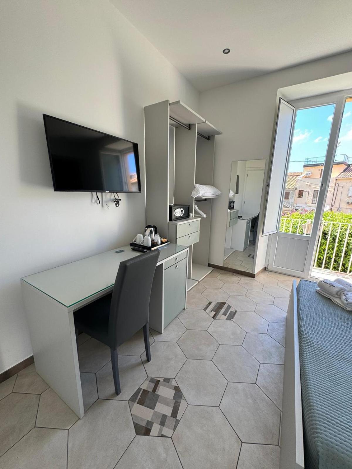 Don Ugo Luxury Rooms Тропея Экстерьер фото