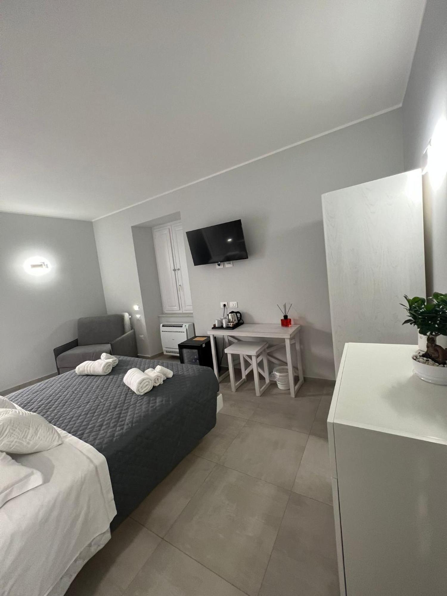 Don Ugo Luxury Rooms Тропея Экстерьер фото