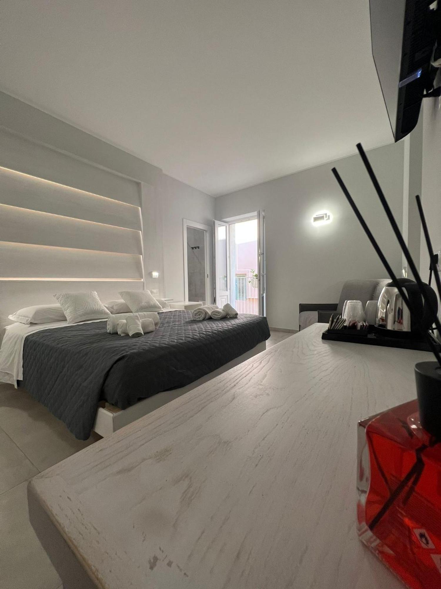 Don Ugo Luxury Rooms Тропея Экстерьер фото