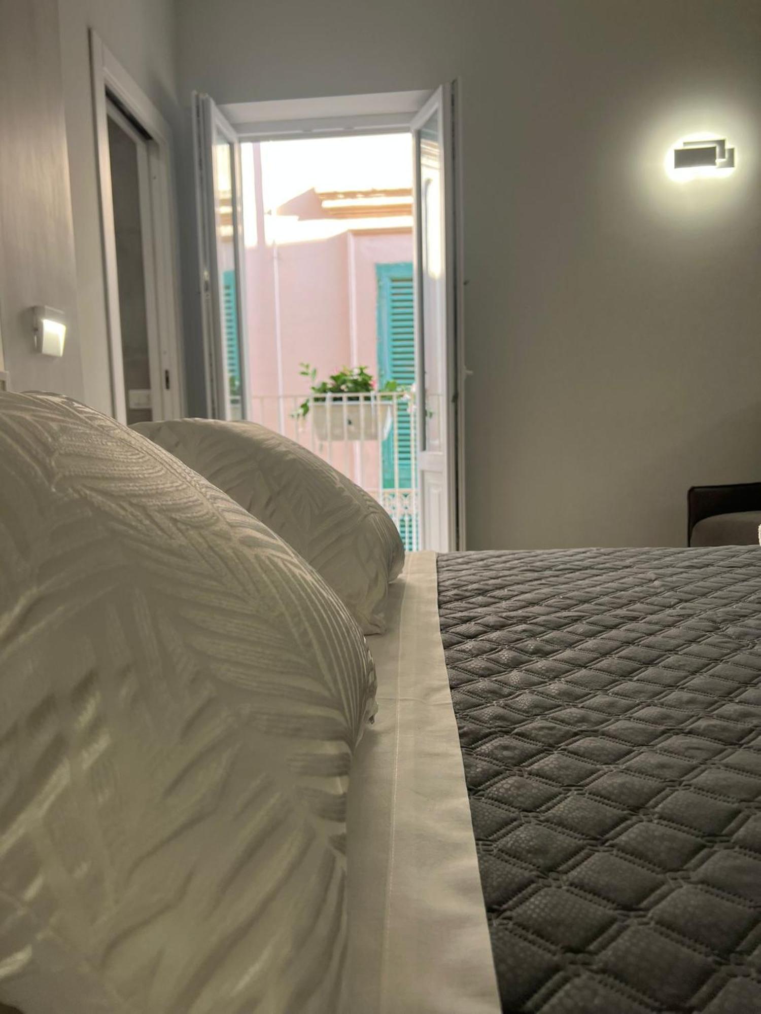 Don Ugo Luxury Rooms Тропея Экстерьер фото