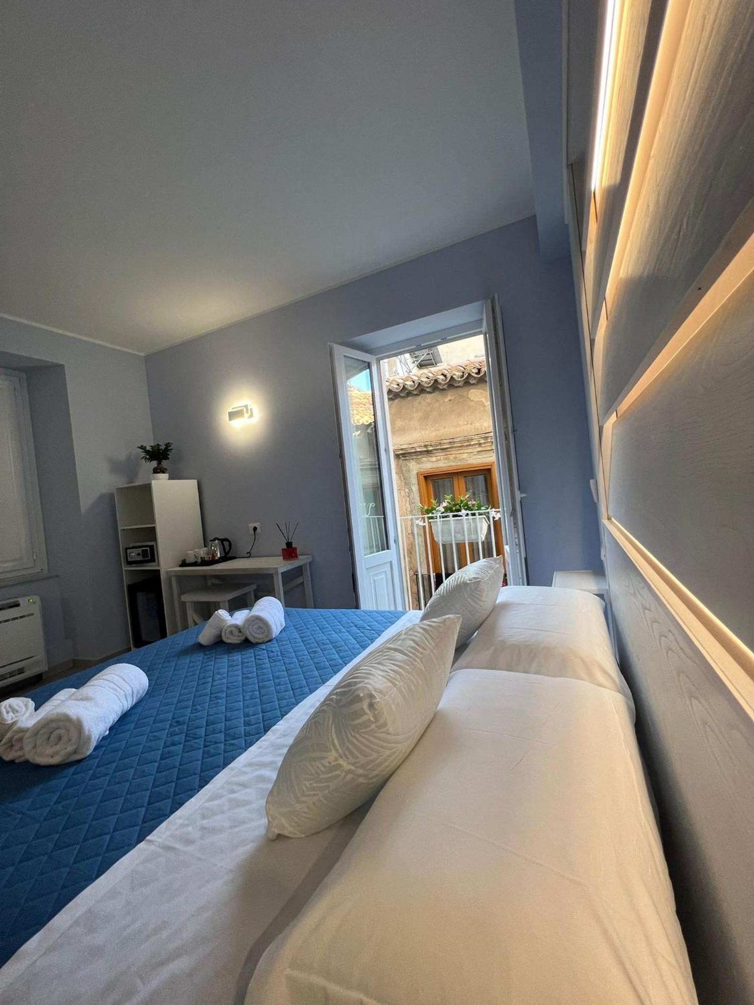 Don Ugo Luxury Rooms Тропея Экстерьер фото