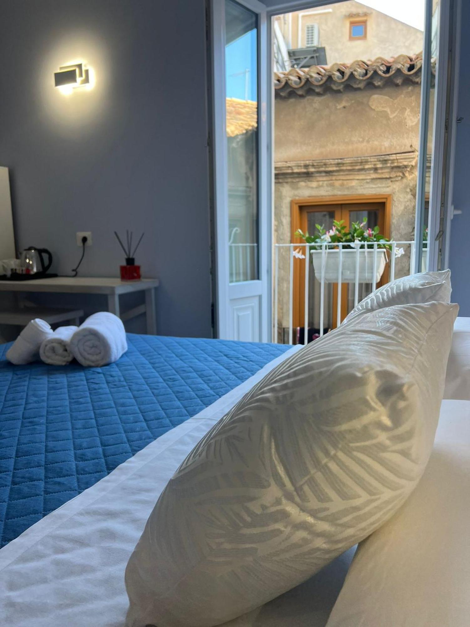 Don Ugo Luxury Rooms Тропея Экстерьер фото