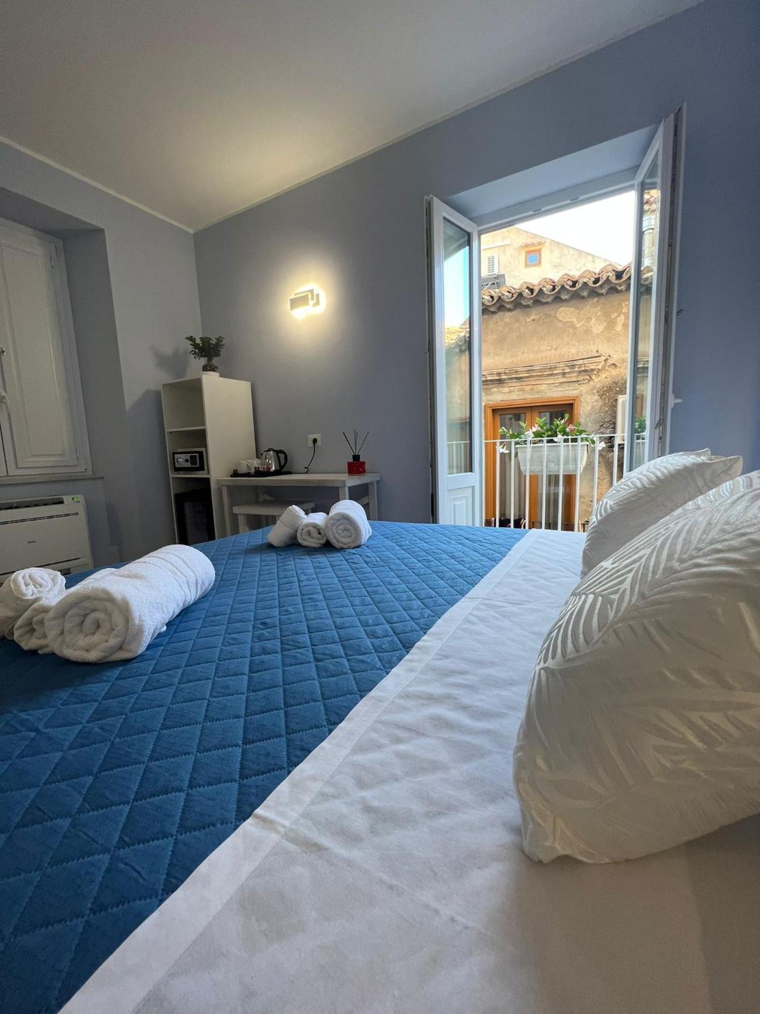 Don Ugo Luxury Rooms Тропея Экстерьер фото