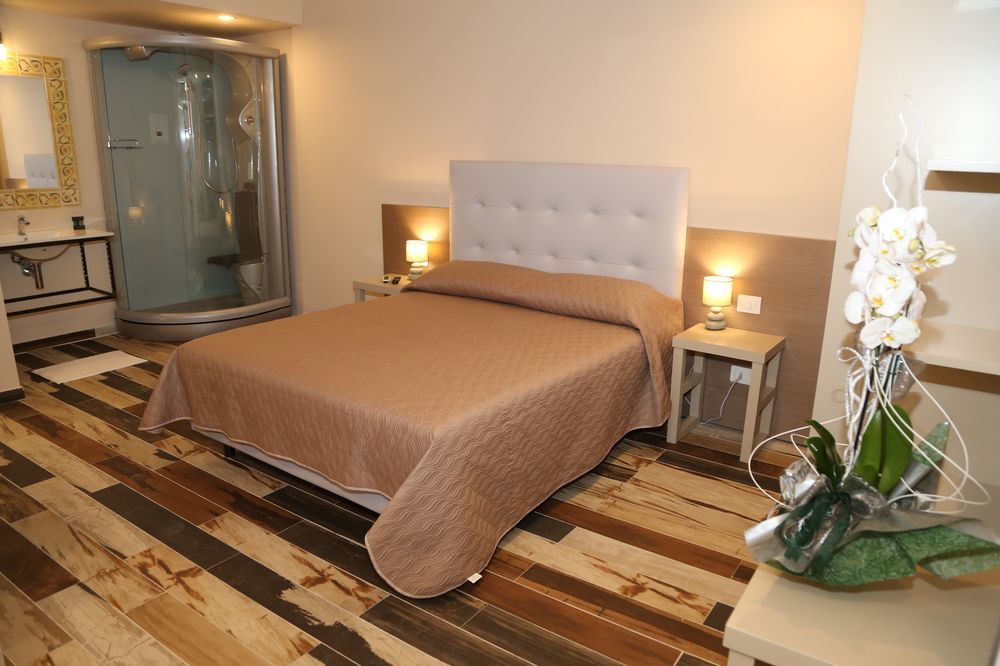 Don Ugo Luxury Rooms Тропея Экстерьер фото